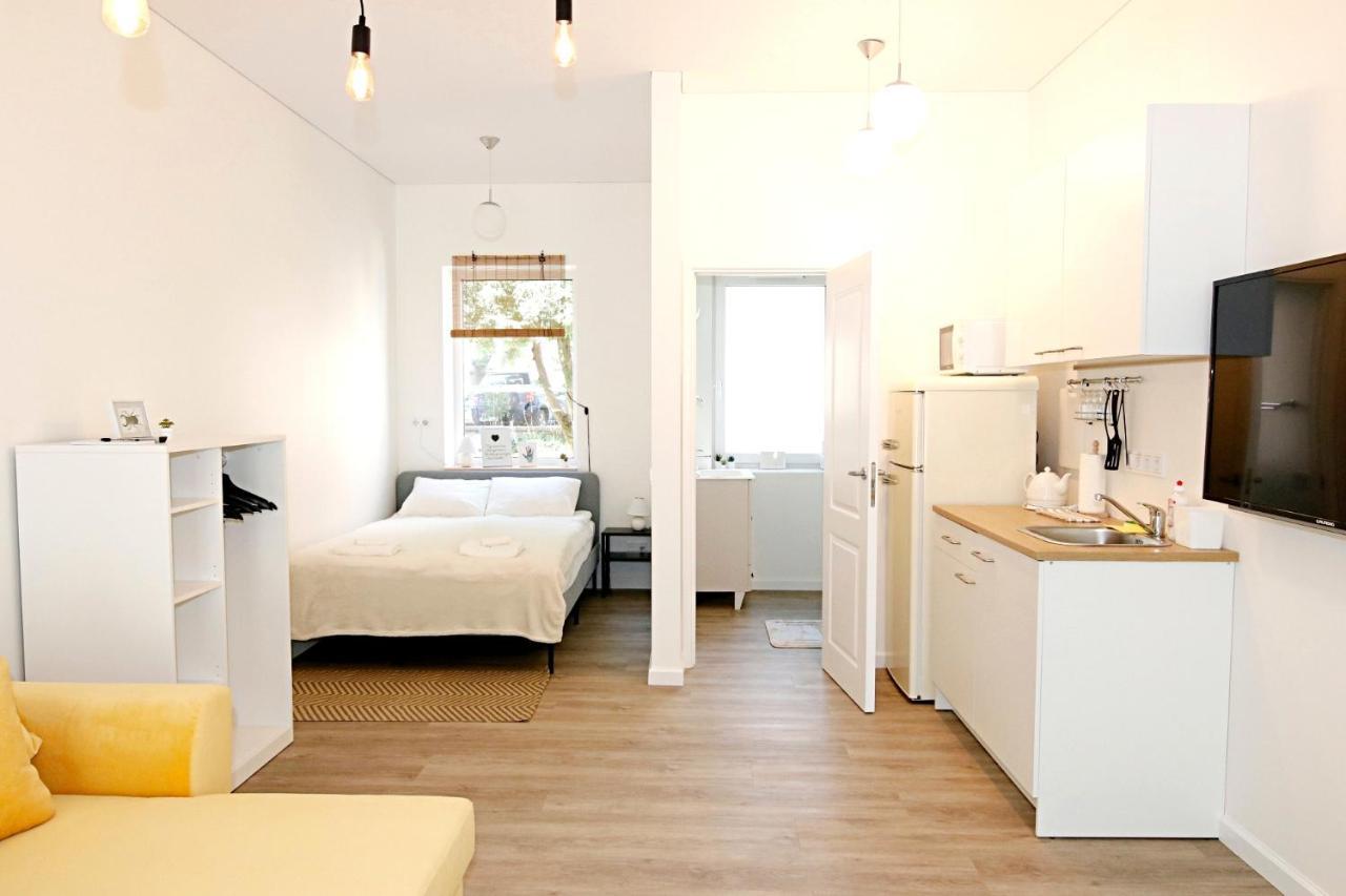 Minimalist Studio Old Town Apartments By Hostlovers 考纳斯 外观 照片