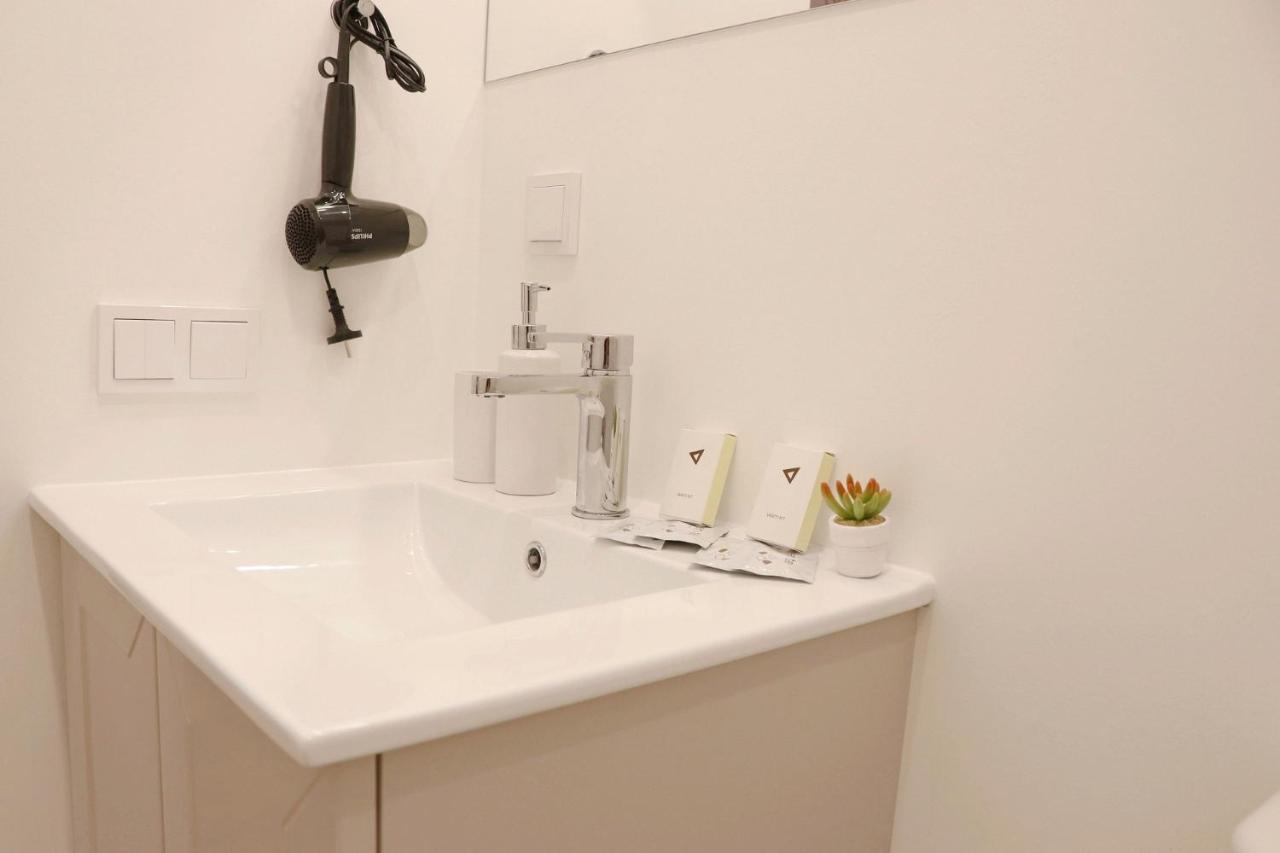 Minimalist Studio Old Town Apartments By Hostlovers 考纳斯 外观 照片